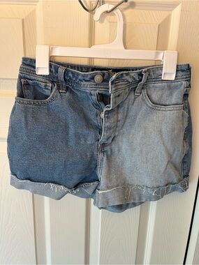 US Size 7 Hollister Two-Tone Denim Jean Hi-Rise Mom Shorts | Size 7 / W28